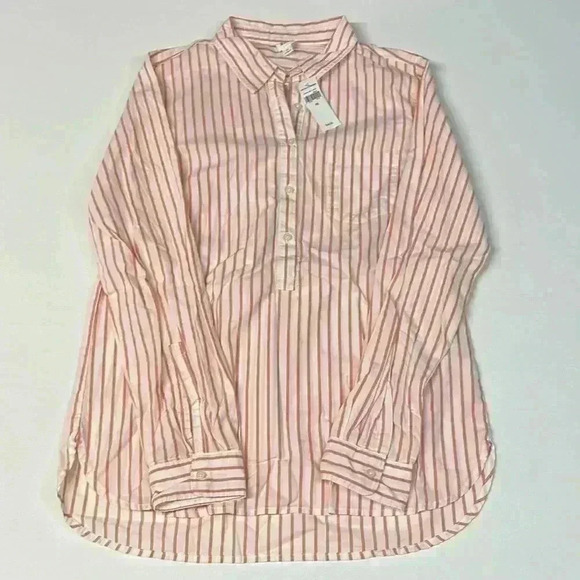 NWT Women’s Gap Pullover Button Down - Size XS - Picture 1 of 1